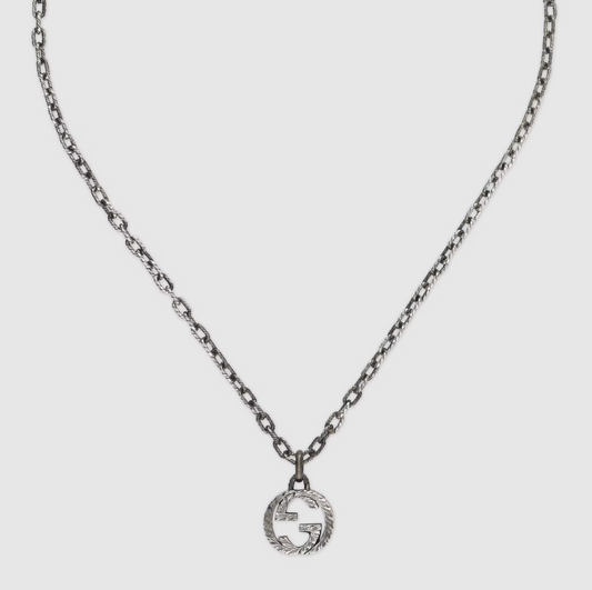 Gucci Interlocking pendant necklace (USED - VERY GOOD CONDITION)